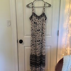 Floor length floral dress from Knox Rose.  Ties in the back size small